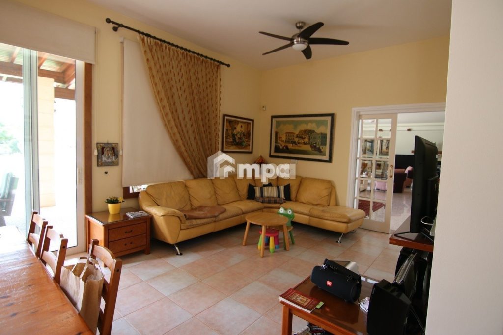 4 Bedroom House for Sale in Latsia, Nicosia District