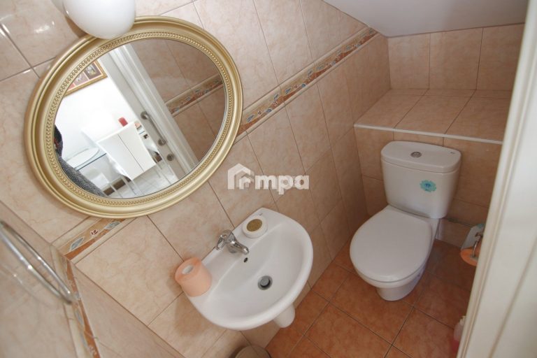 2 Bedroom House for Sale in Strovolos, Nicosia District