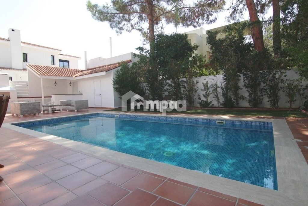 5 Bedroom House for Sale in Engomi, Nicosia District
