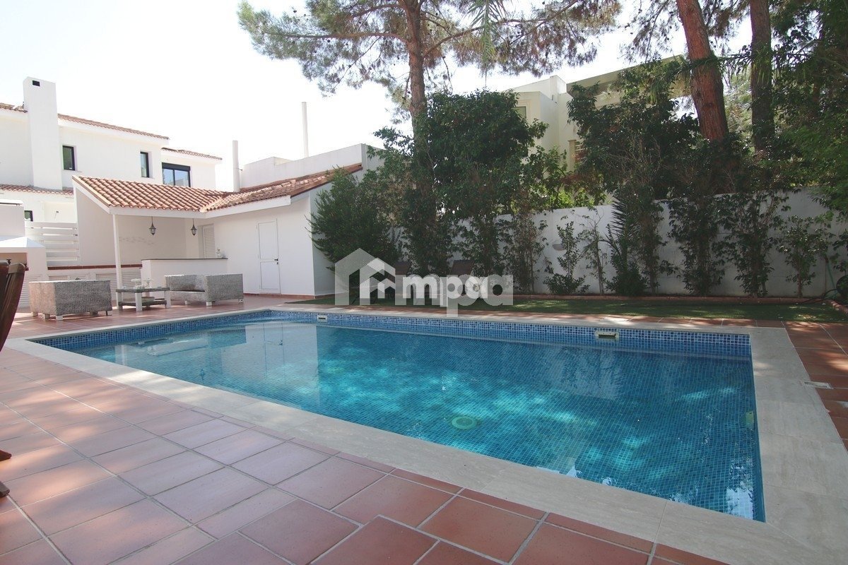 5 Bedroom House for Sale in Engomi, Nicosia District