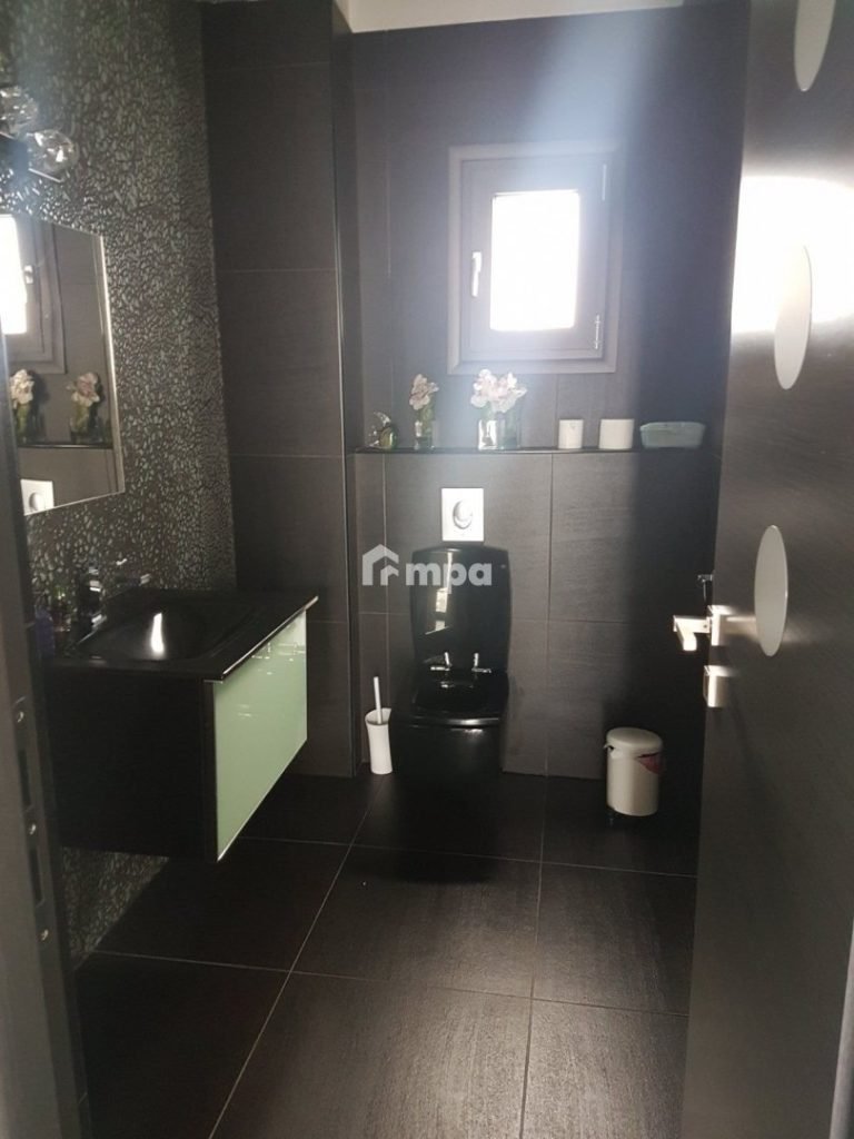 6+ Bedroom House for Sale in Kokkinotrimithia, Nicosia District