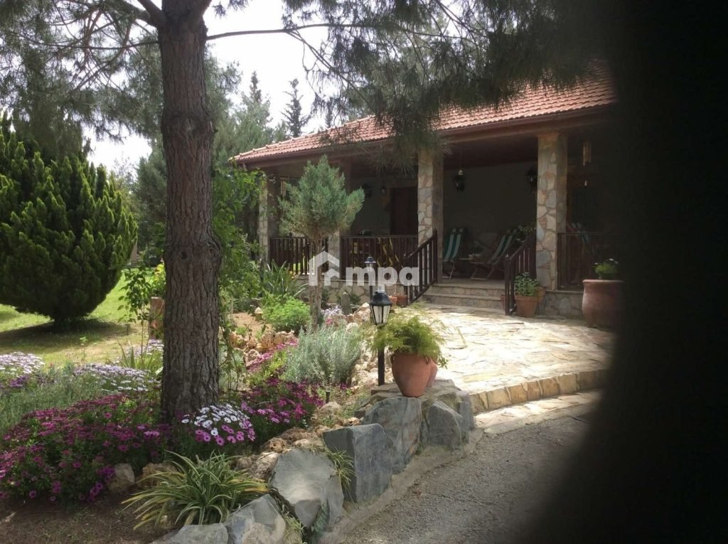 4 Bedroom House for Sale in Klirou, Nicosia District