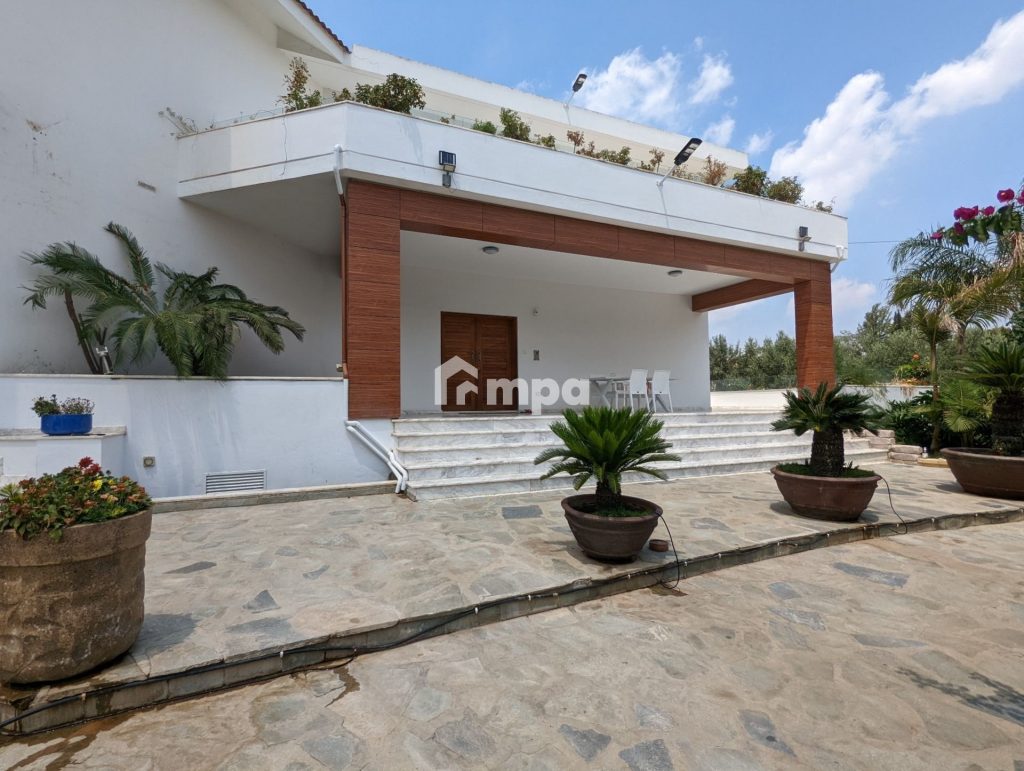 6+ Bedroom House for Sale in Nicosia District