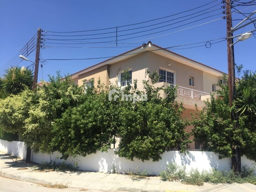 3 Bedroom House for Sale in Latsia, Nicosia District
