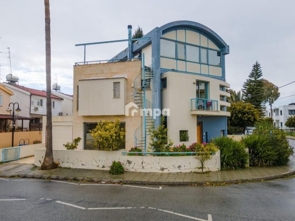 5 Bedroom House for Sale in Engomi, Nicosia District