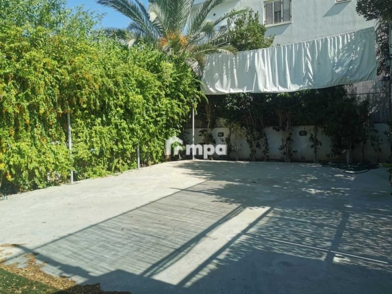 200m² Building for Sale in Aglantzia, Nicosia District