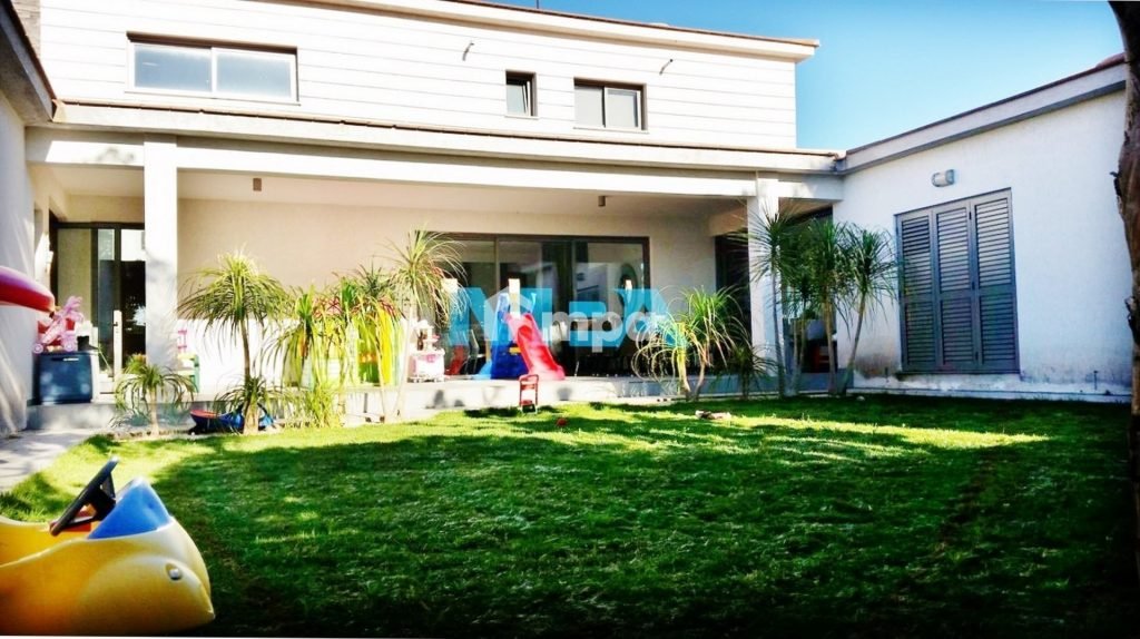 5 Bedroom House for Sale in Nisou, Nicosia District