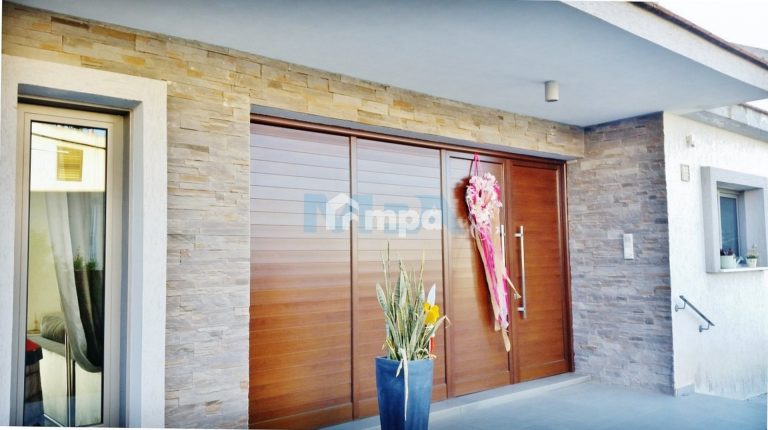 5 Bedroom House for Sale in Nisou, Nicosia District