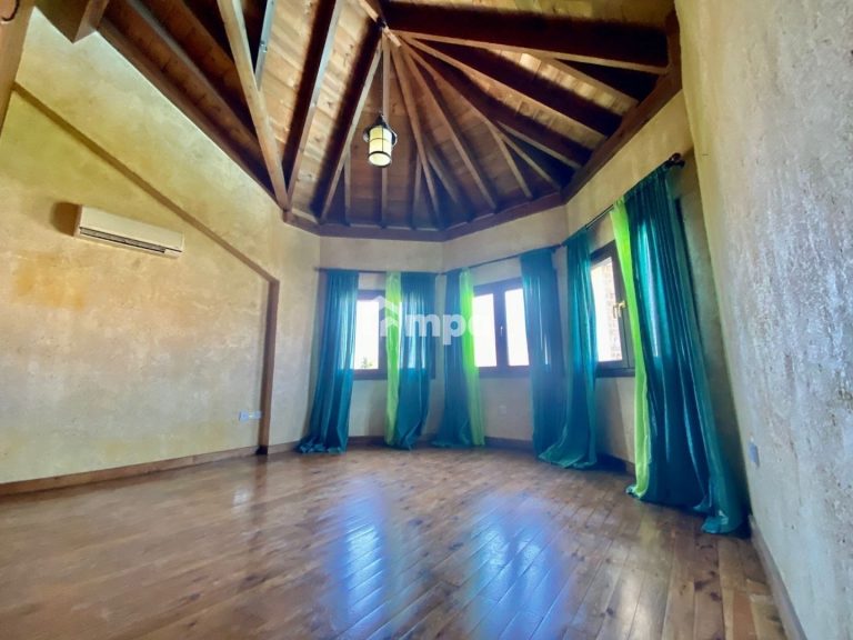 Cheap Houses and Villas for Sale Nicosia up to 800000 euro