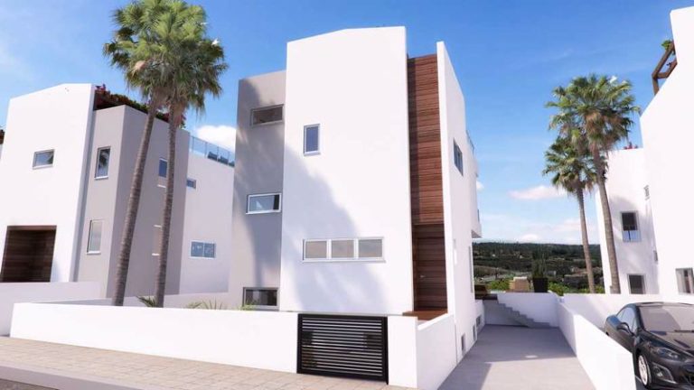5 Bedroom House for Sale in Kissonerga, Paphos District
