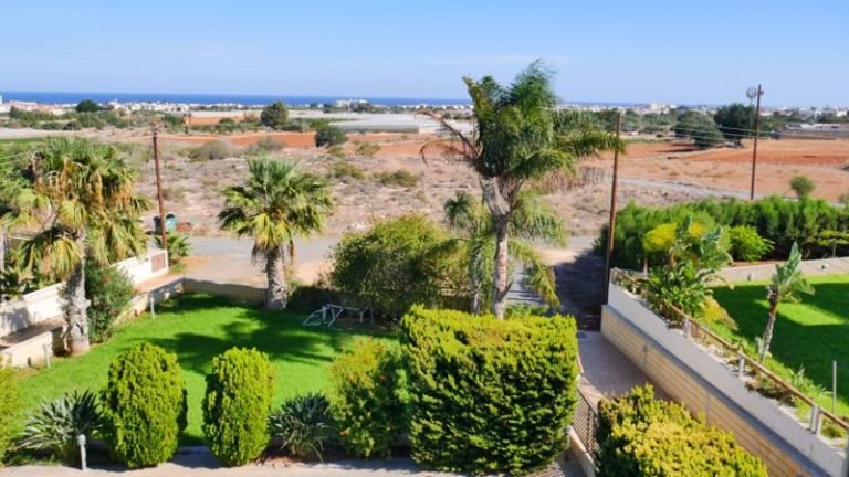 5 Bedroom House for Sale in Pernera, Famagusta District