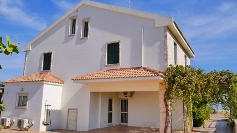 5 Bedroom House for Sale in Pernera, Famagusta District