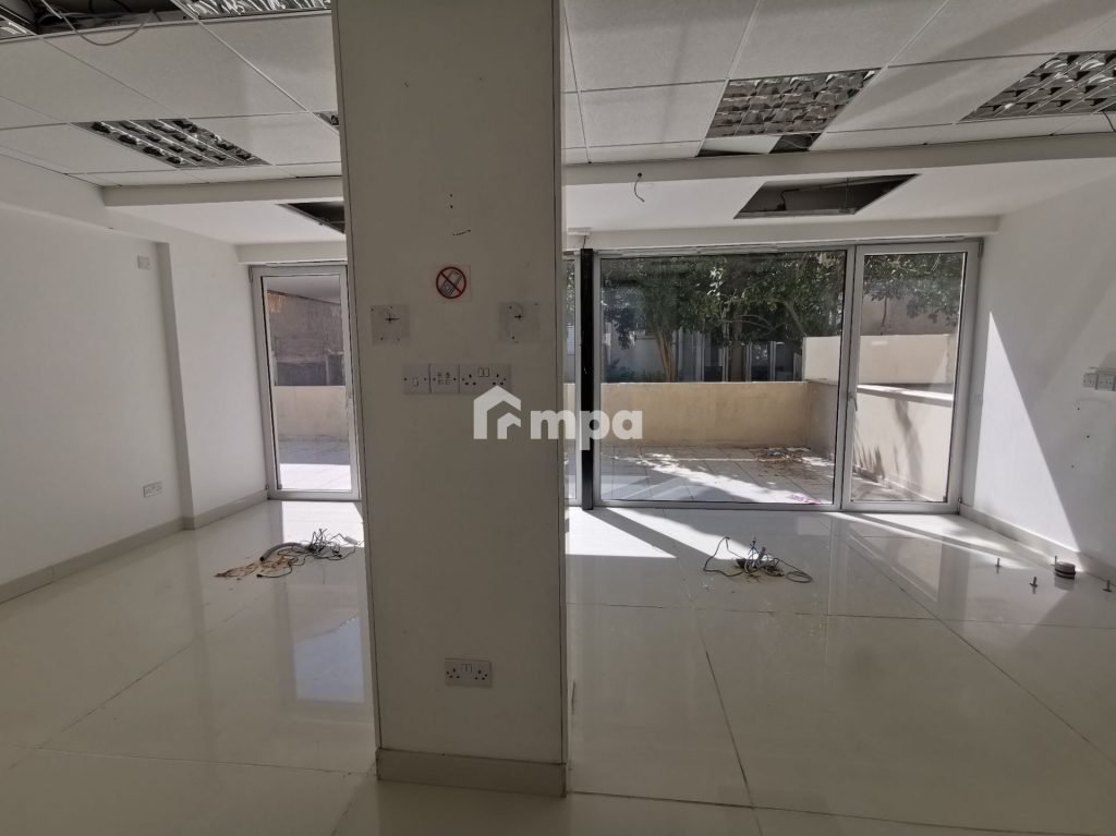 85m² Commercial for Rent in Engomi, Nicosia District
