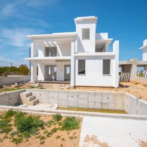 3 Bedroom Villa for Sale in Pervolia Larnacas