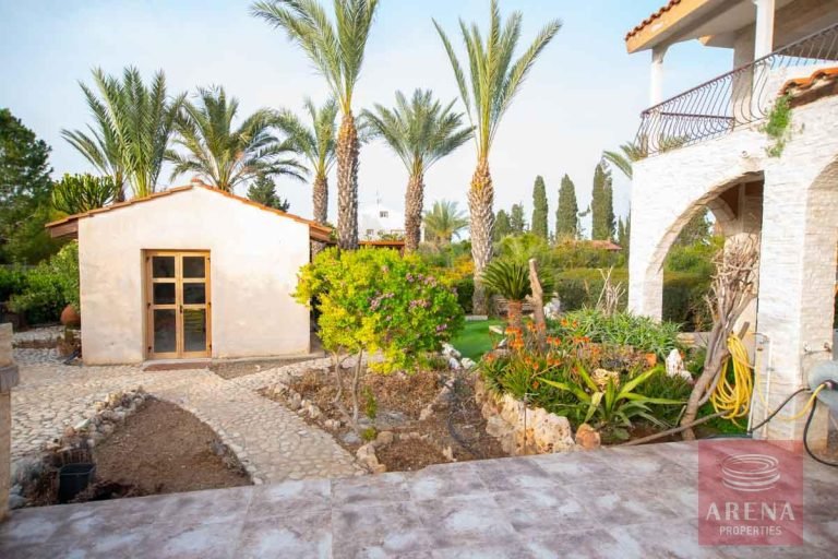 5 Bedroom Villa for Sale in Pervolia Larnacas