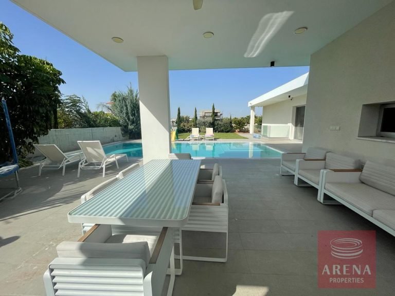 6+ Bedroom Villa for Sale in Larnaca District