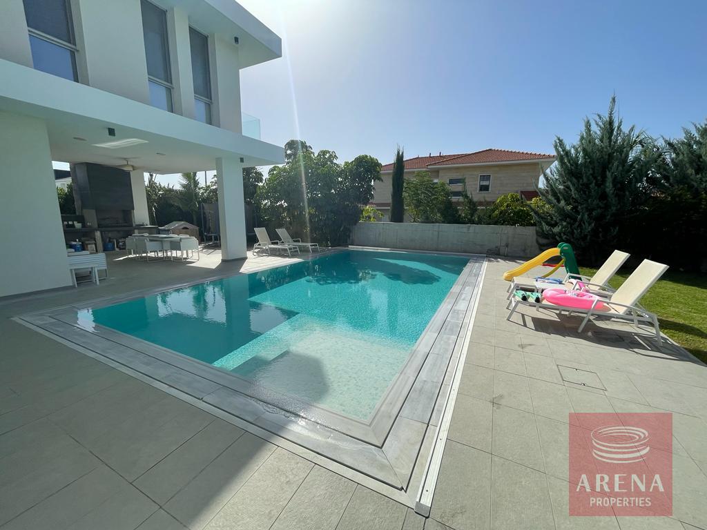 6+ Bedroom Villa for Sale in Larnaca District