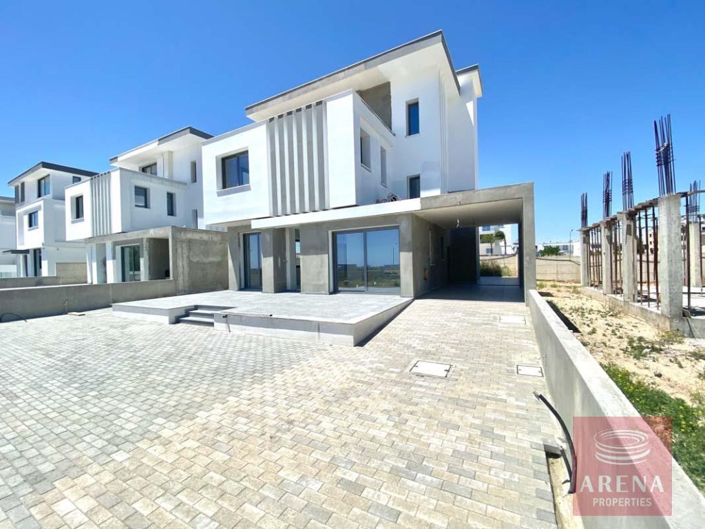 4 Bedroom House for Sale in Livadia Larnakas, Larnaca District