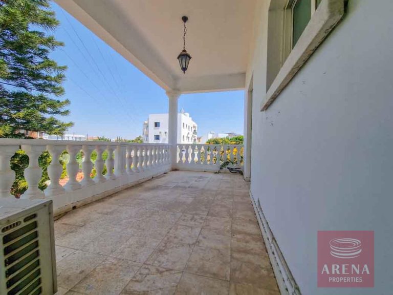 4 Bedroom House for Sale in Aradippou, Larnaca District