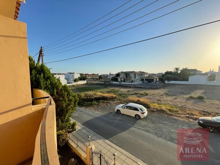 4 Bedroom House for Sale in Aradippou, Larnaca District