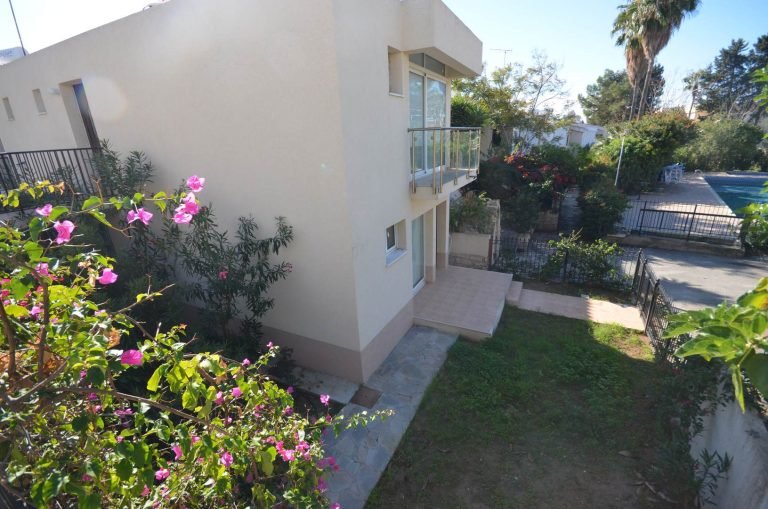 3 Bedroom House for Sale in Paphos – Moutallos