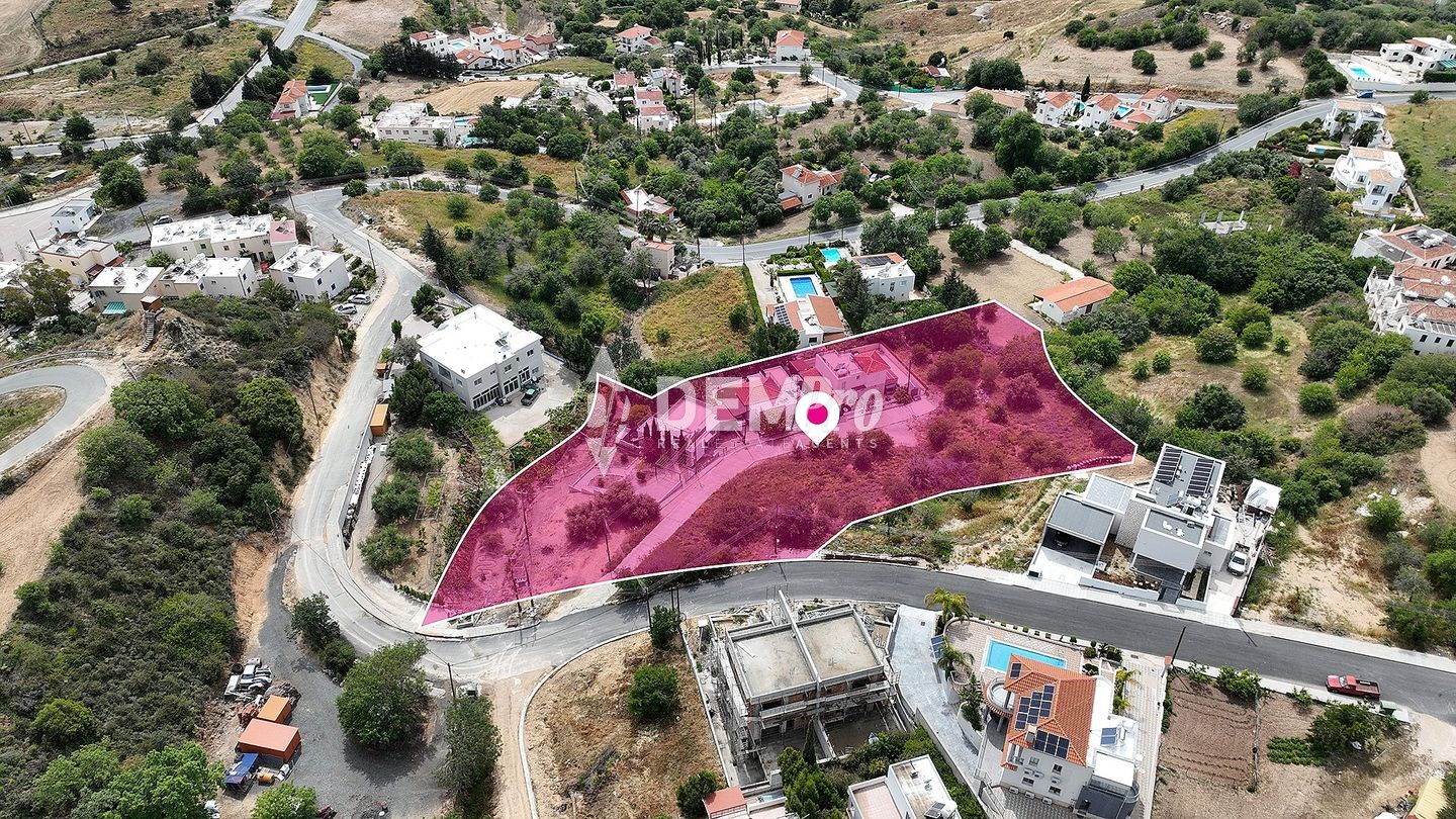 4,548m² Plot for Sale in Armou, Paphos District