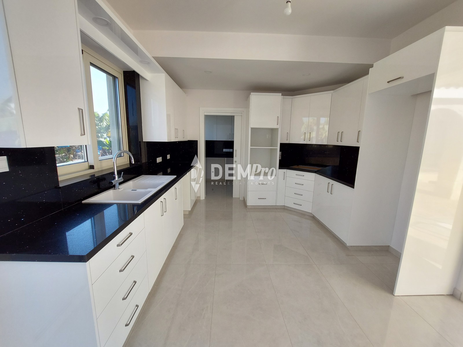 3 Bedroom House for Sale in Kissonerga, Paphos District