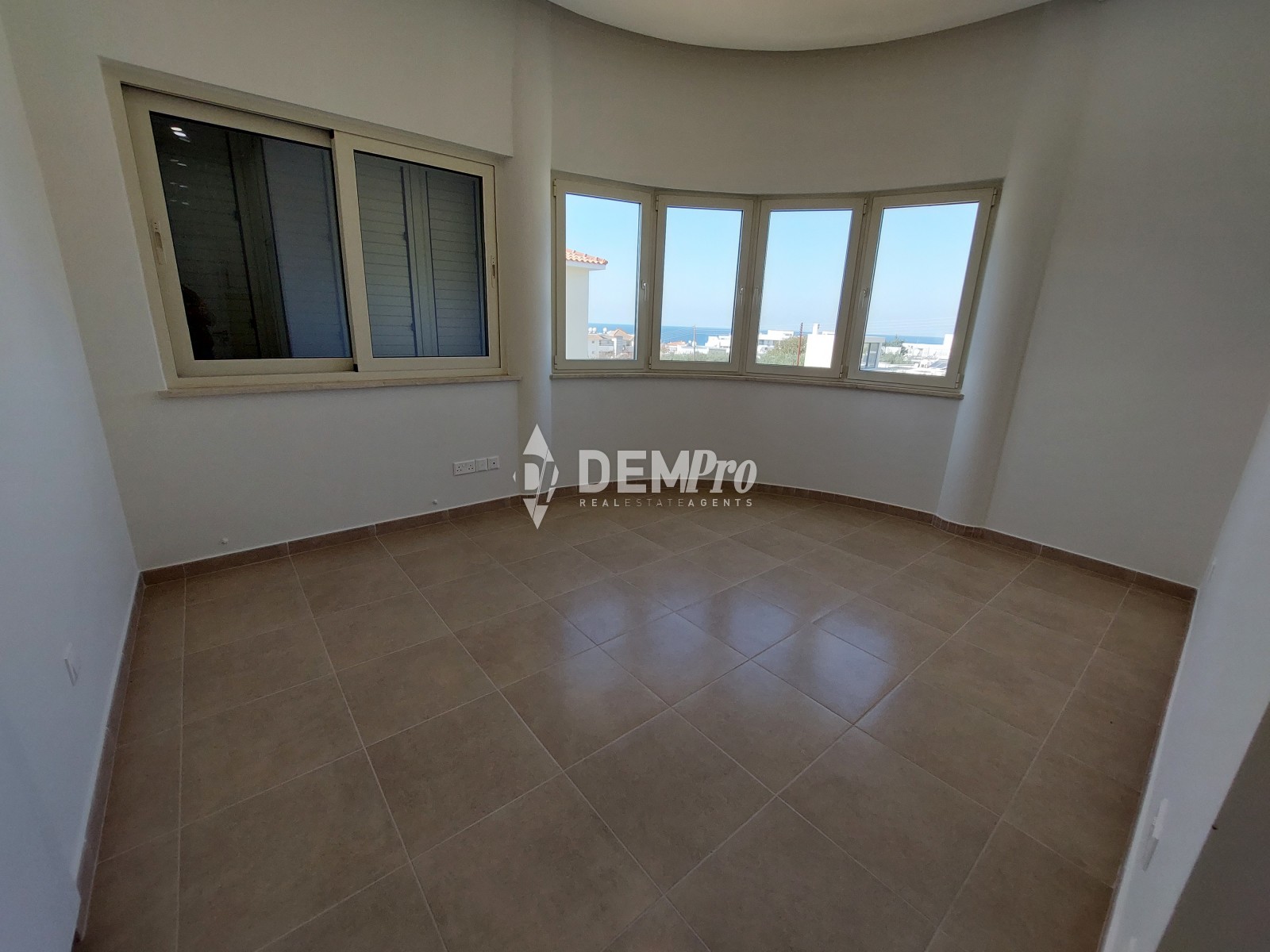 3 Bedroom House for Sale in Kissonerga, Paphos District