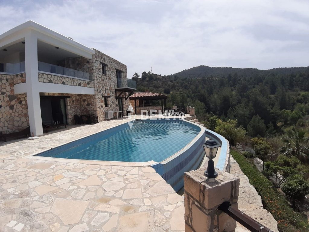 5 Bedroom House for Sale in Pomos, Paphos District