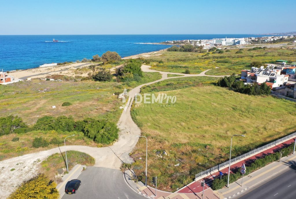 5,300m² Plot for Sale in Tombs Of the Kings, Paphos District