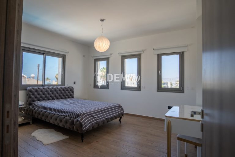 3 Bedroom House for Sale in Chlorakas, Paphos District