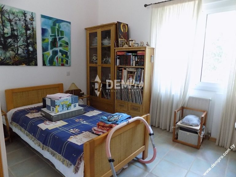 5 Bedroom Villa for Sale in Mesa Chorio, Paphos District