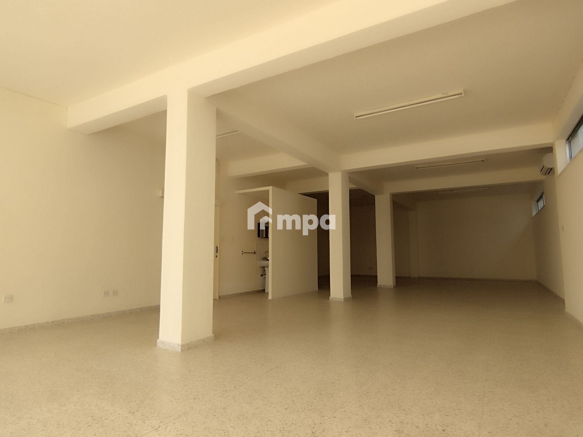 150m² Office for Rent in Makedonitissa, Nicosia District