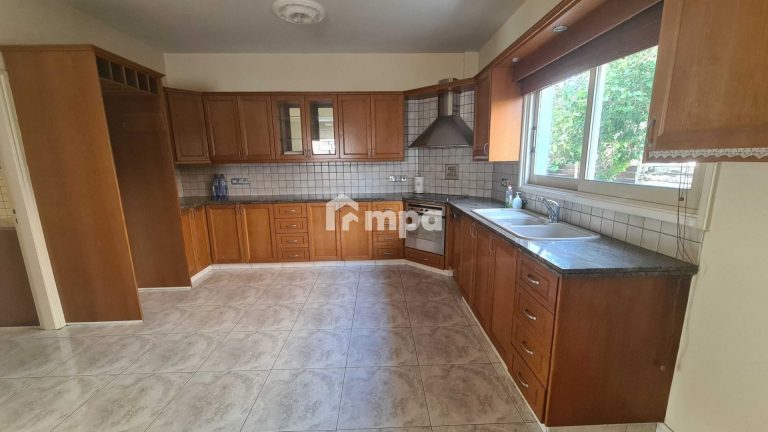 4 Bedroom House for Sale in Strovolos, Nicosia District