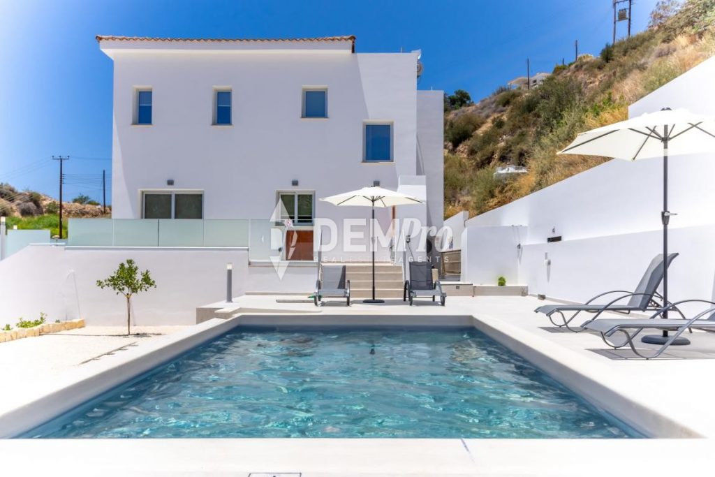 3 Bedroom House for Sale in Kissonerga, Paphos District