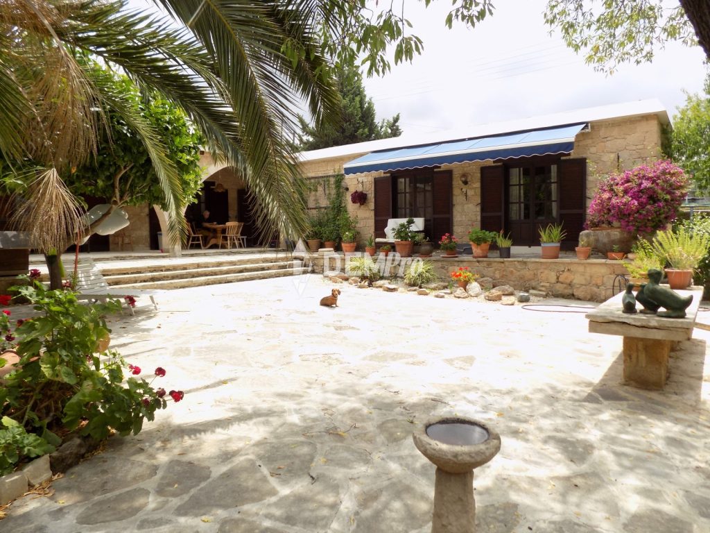 4 Bedroom Villa for Sale in Mesogi, Paphos District