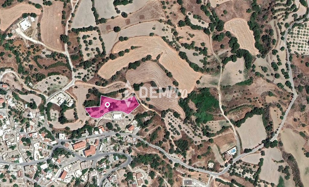 3,345m² Plot for Sale in Peristerona Pafou, Paphos District