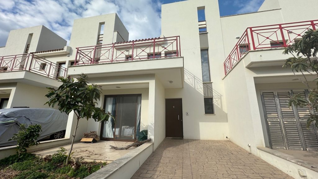 3 Bedroom House for Sale in Mouttagiaka Tourist Area, Limassol District