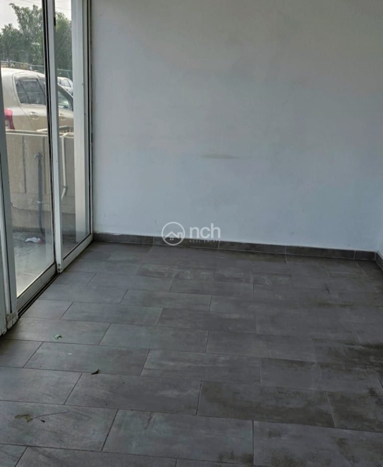 100m² Shop for Rent in Kato Polemidia, Limassol District