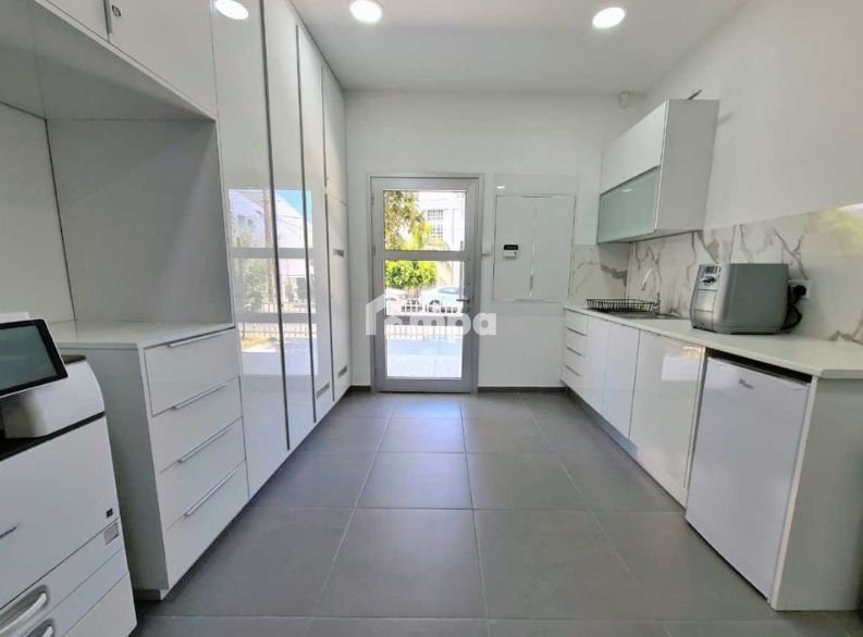 200m² Office for Rent in Agios Dometios, Nicosia District