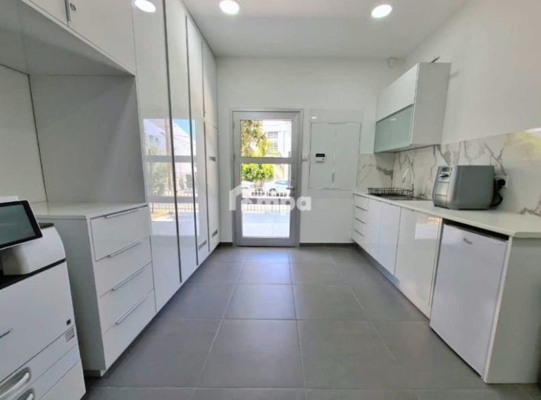 11m² Office for Rent in Agios Dometios, Nicosia District