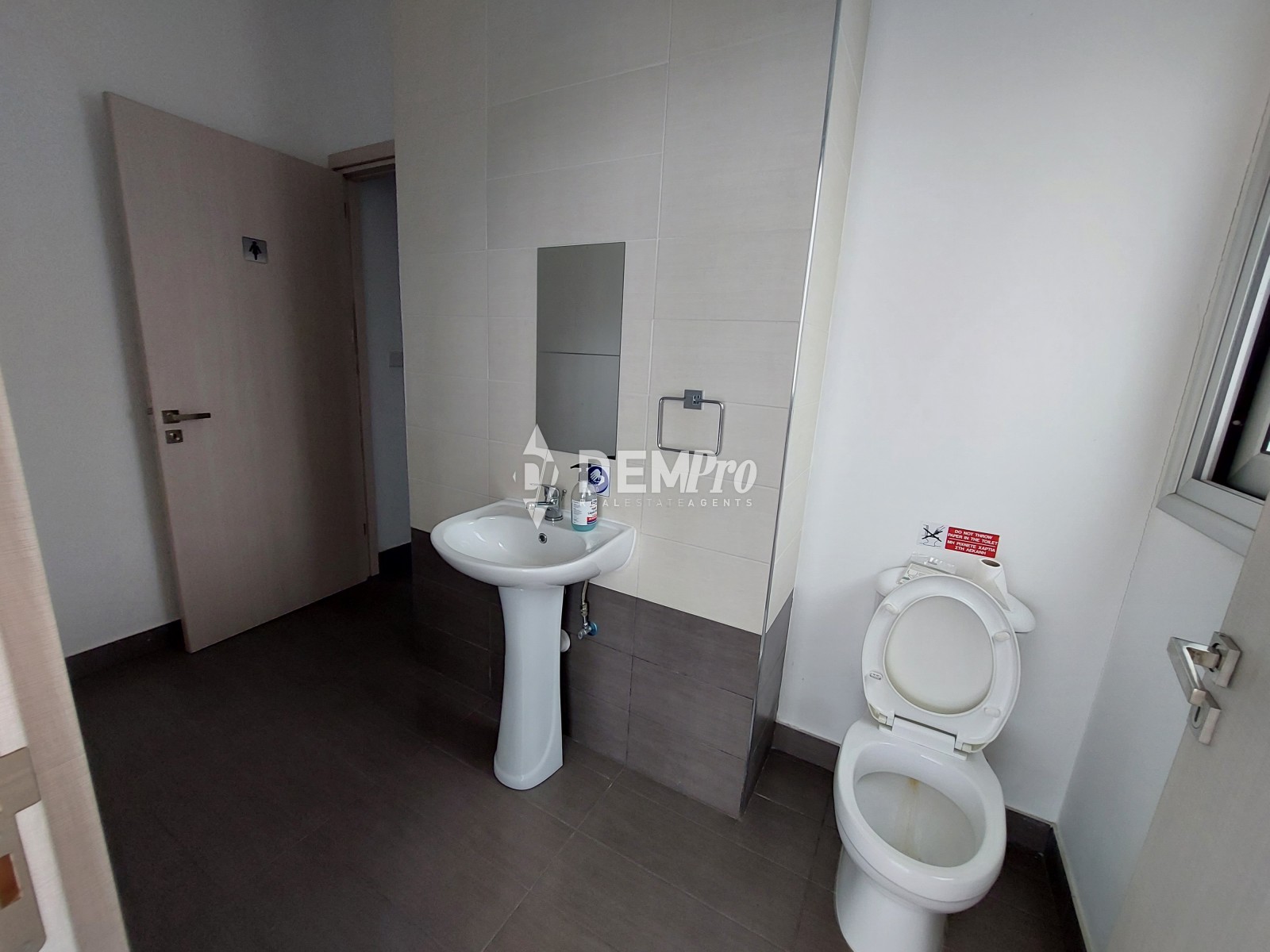 160m² Office for Rent in Paphos – City Center