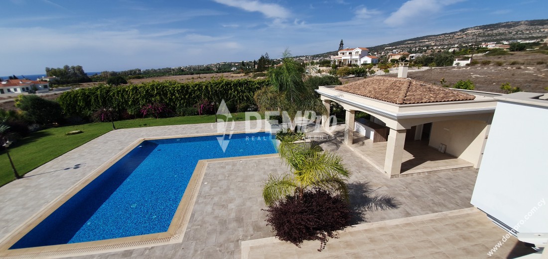 5 Bedroom House for Rent in Peyia, Paphos District