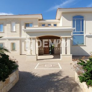 5 Bedroom House for Rent in Peyia, Paphos District