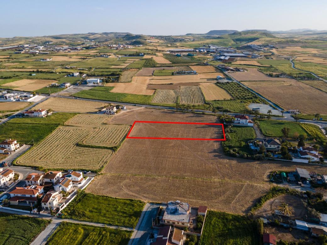 4,683m² Plot for Sale in Athienou, Larnaca District
