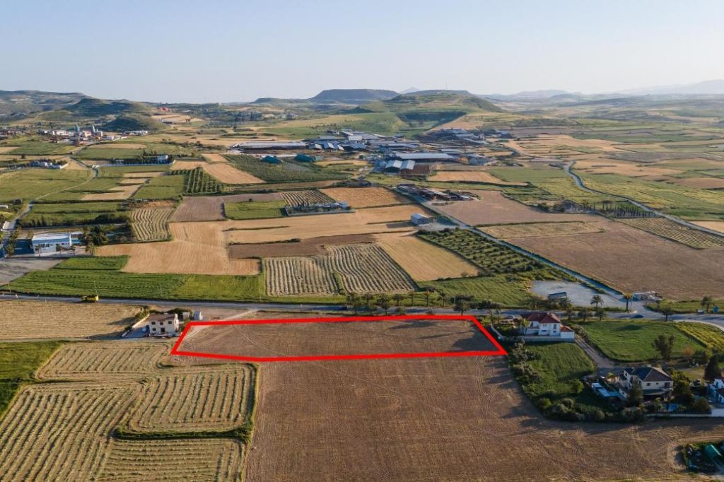6,680m² Plot for Sale in Athienou, Larnaca District