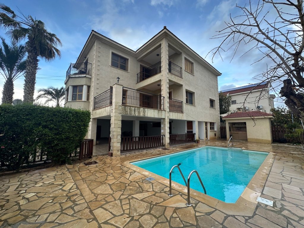 5 Bedroom House for Sale in Limassol – Agios Athanasios