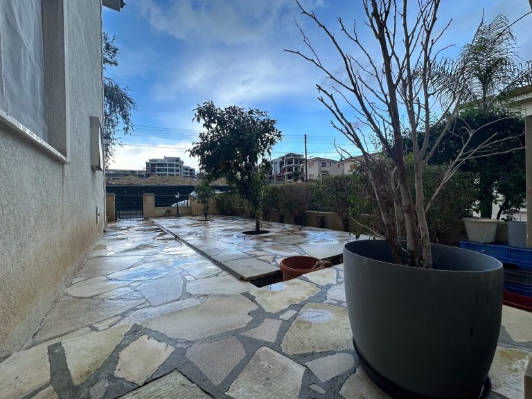 5 Bedroom House for Sale in Limassol – Agios Athanasios