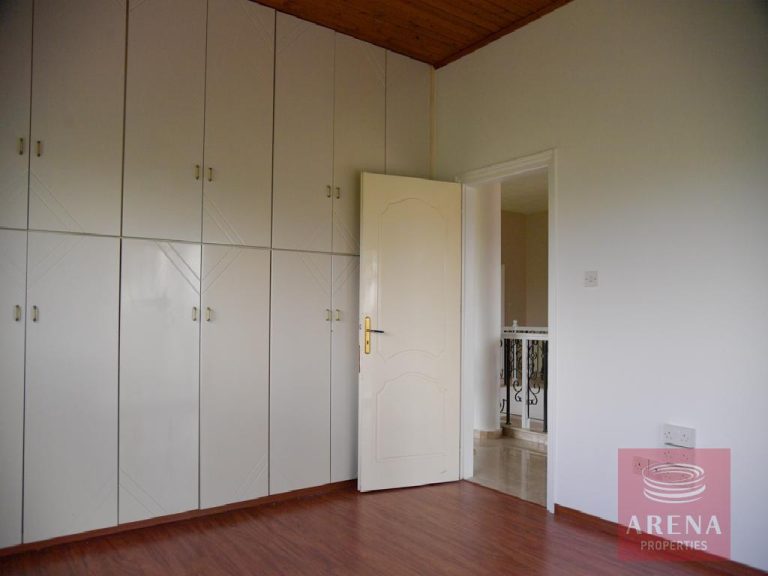 5 Bedroom Villa for Sale in Kiti, Larnaca District