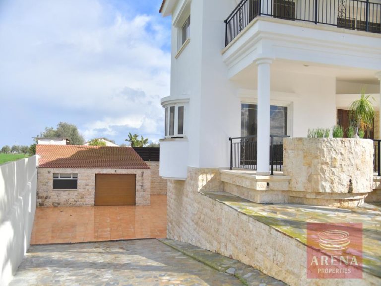 5 Bedroom Villa for Sale in Kiti, Larnaca District